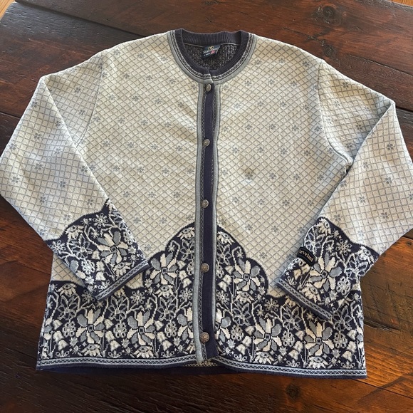 skjaeveland Sweaters - Skjaeveland of Norway sweater